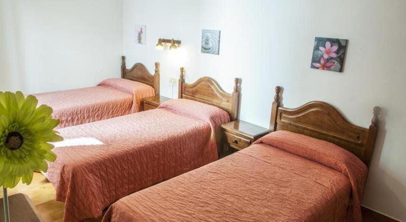 Hostal La Isla Mahon  Room photo